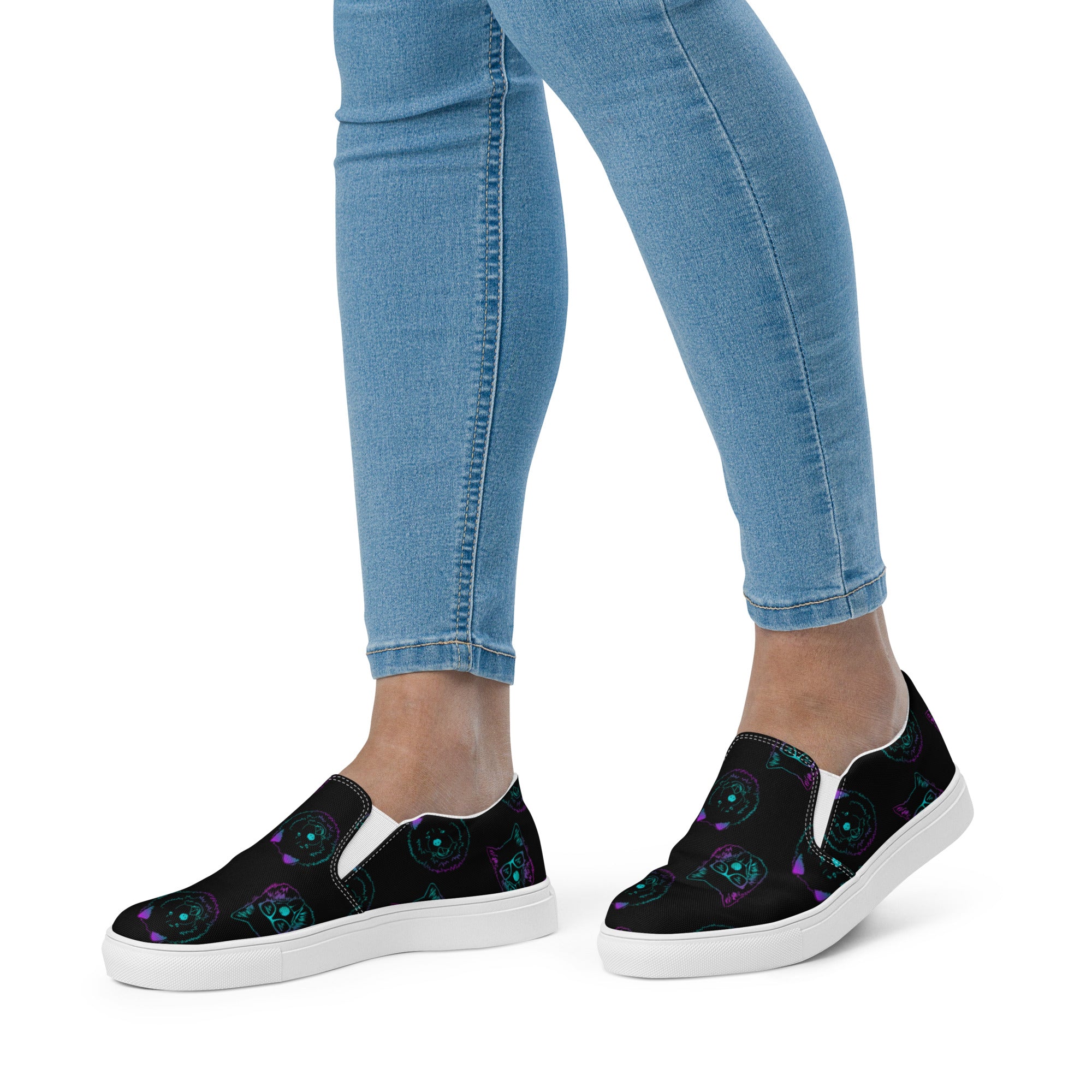 Boo & Chimmie Revolution Women’s slip-on canvas shoes